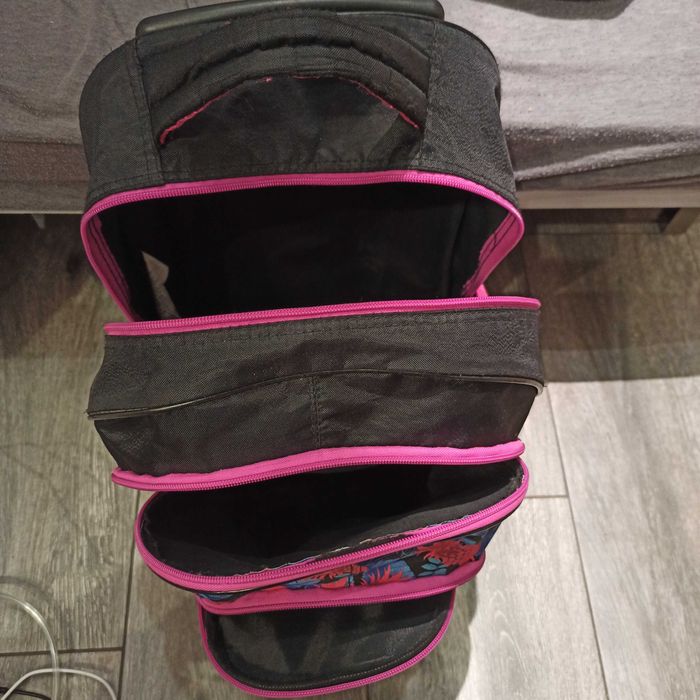 Plecak szkolny z kółkami i rączką