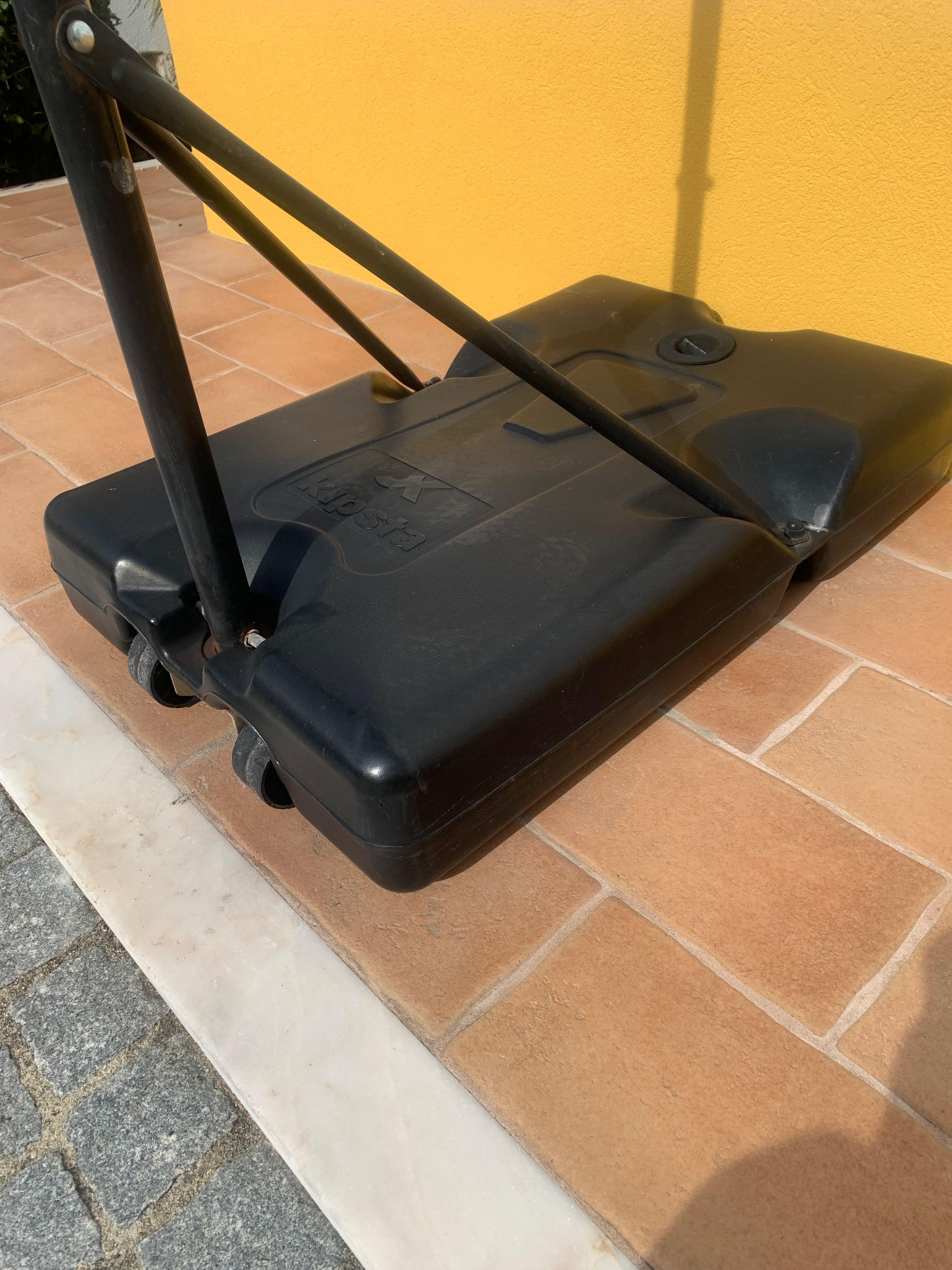 Tabela de basket com suporte