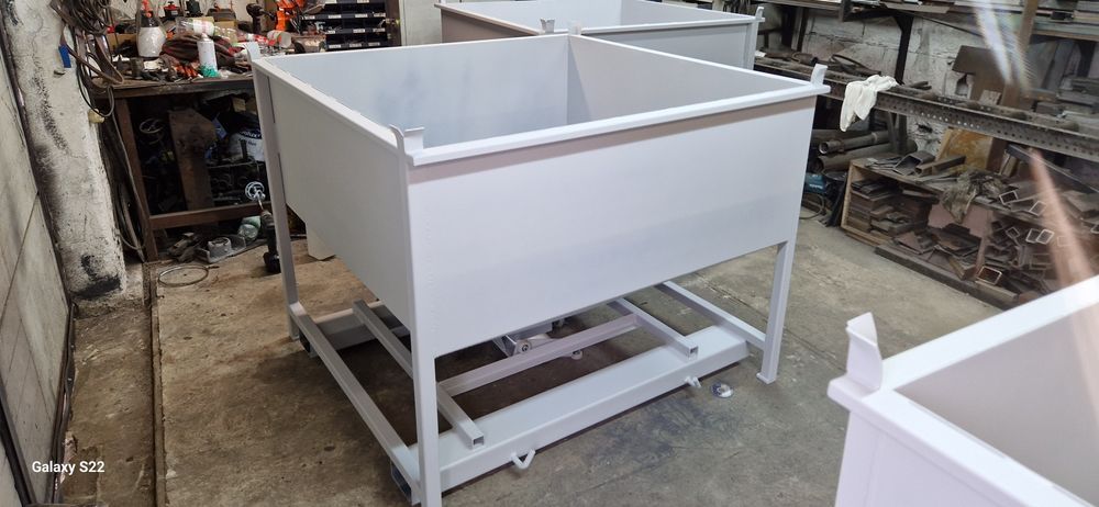 Pojemnik na materiały sypkie