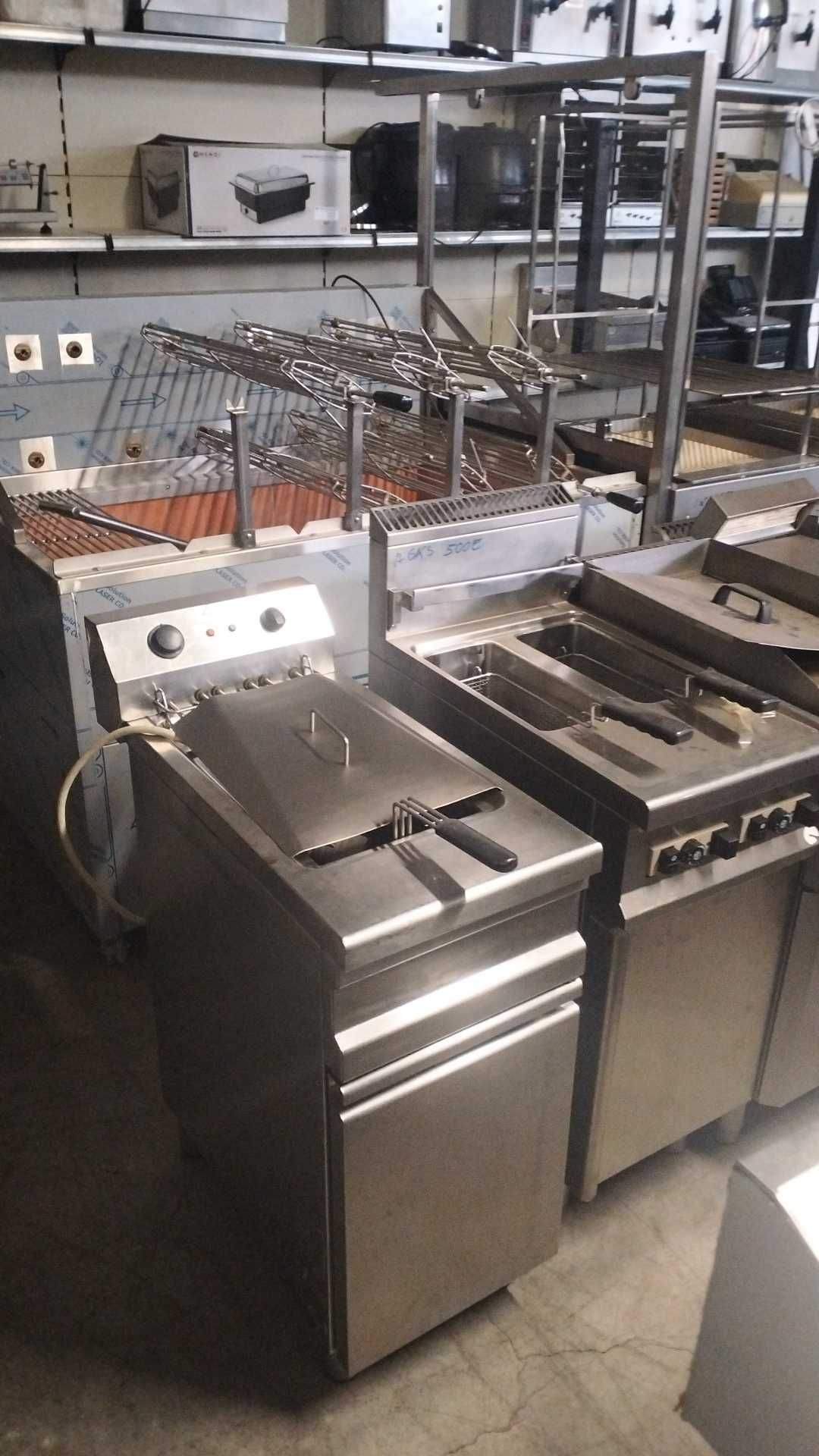 Vária gama de fritadeiras industriais