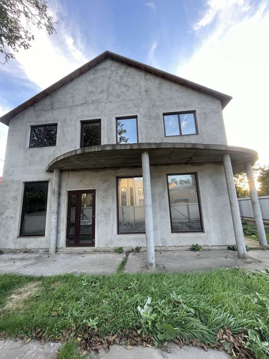 Продам Дом , Здание в центре города