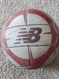 Футбольный мяч New Balance