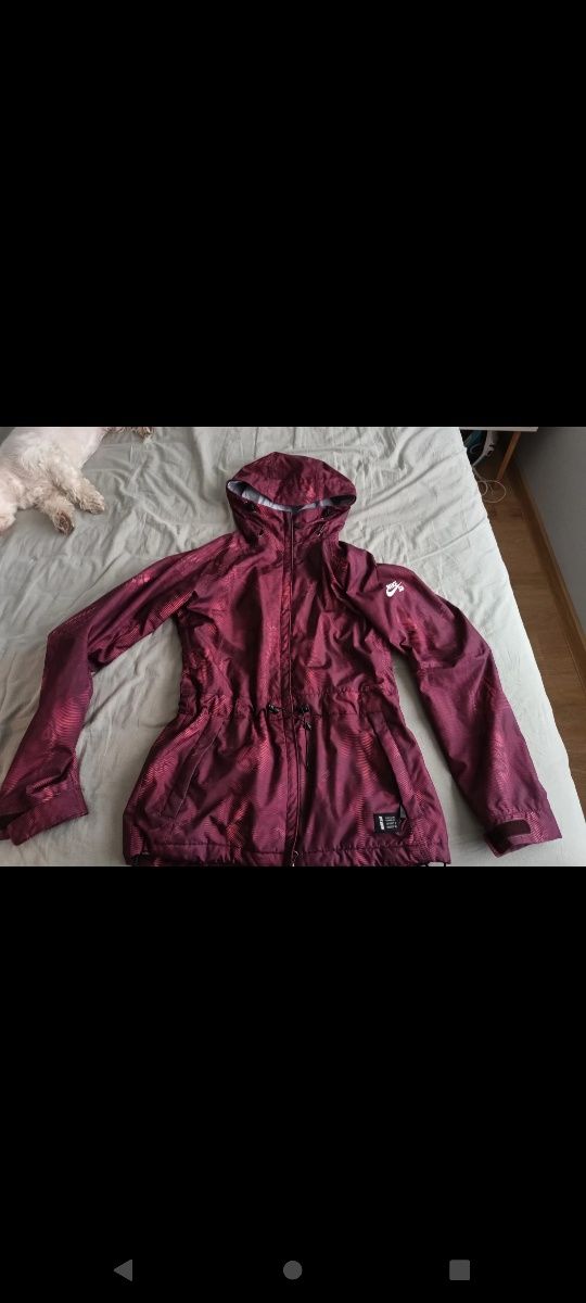 Kurtka nowa Nike , na deszcz ,w góry , na codzień