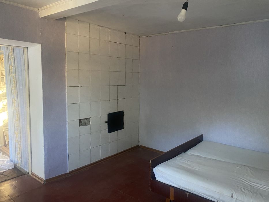 Будинок в Грушівці з великою ділянкою