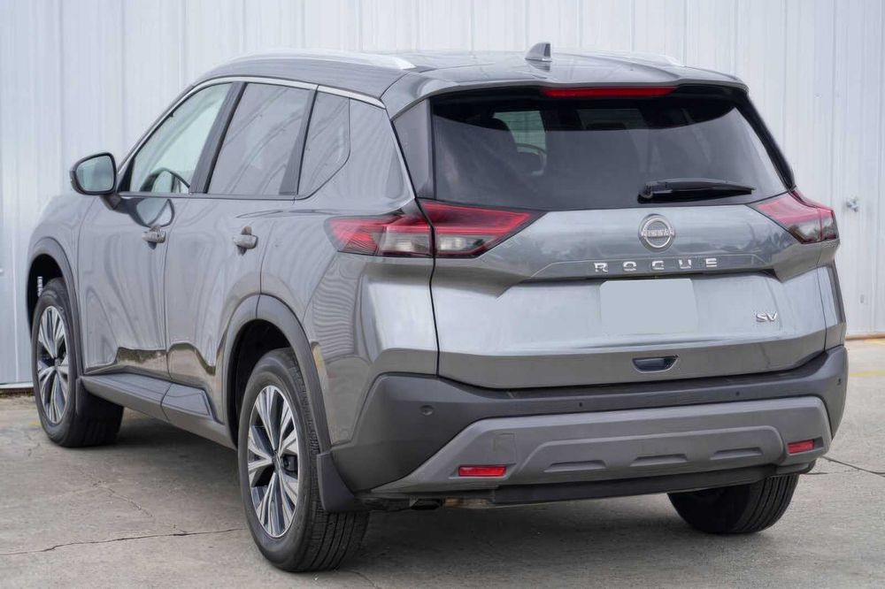 Nissan Rogue SV      2022
