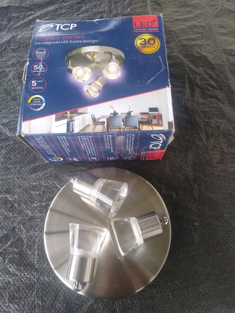 Lampa kinkiet metalowy LED