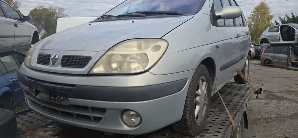 Zderzak  maska klapa drzwi MV 632 Renault Scenic I 1,6 części