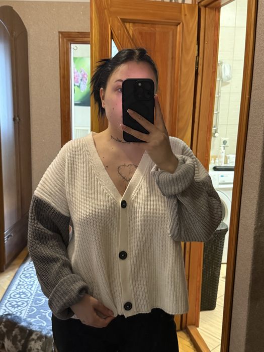 В’язана кофта PrettyLittleThing