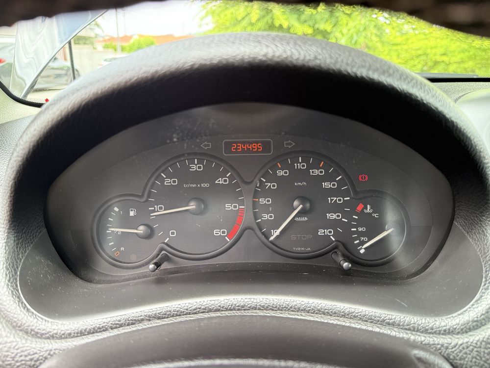 Peugeot 206 1.4 HDi - 2004 | Nacional | Muito Bom Estado