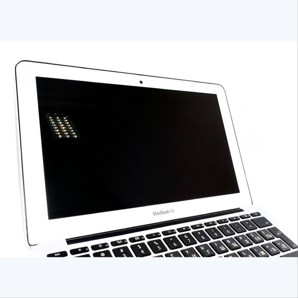 Apple MacBook Air 11’ mid 2015 4gb/128gb