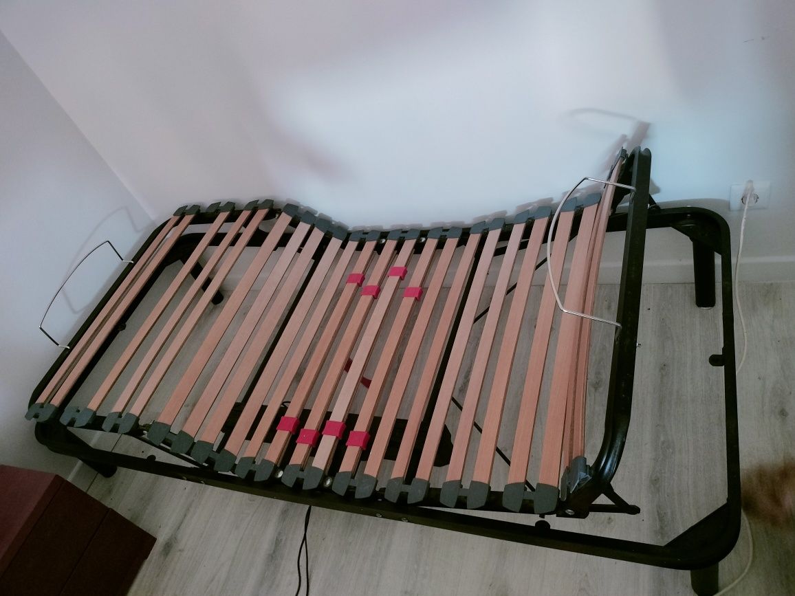 Cama articulada com comando e colchão incluído