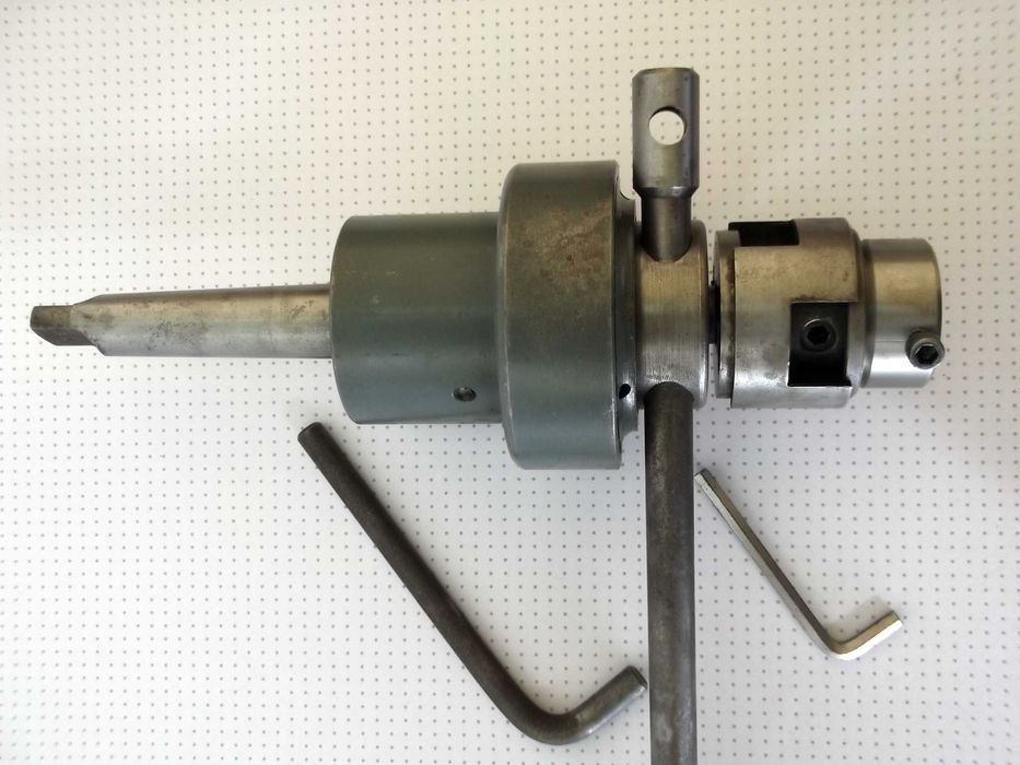 Cabeça auto-reversível para roscar “Brooke Tools”