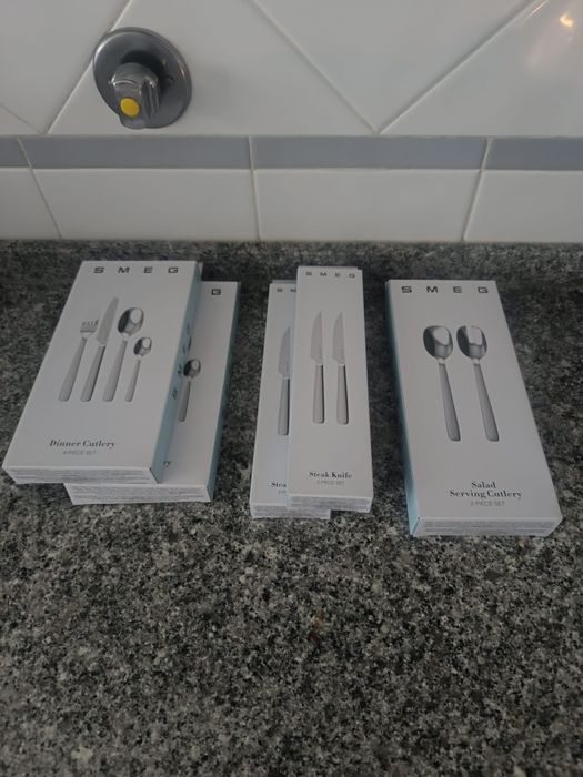 Conjunto de talheres SMEG
