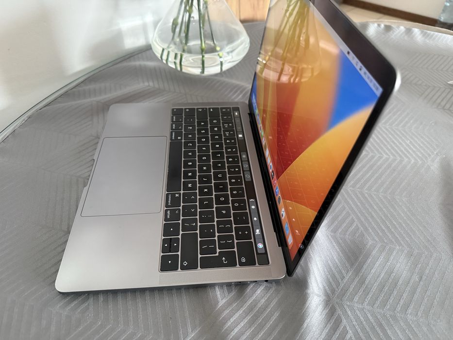 Macbook Pro 2017 13,3