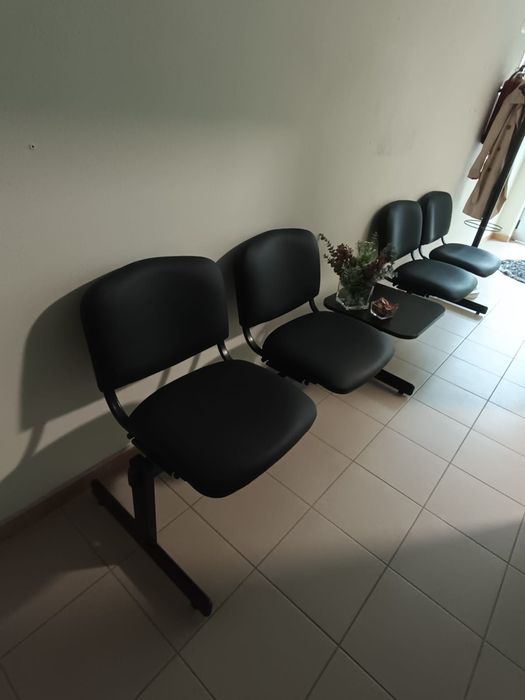 Cadeiras / Bancada de espera Escritório