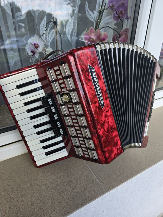 Akordeon Weltmeister Serino 40 basów – tremolo + futerał, gwarancja!