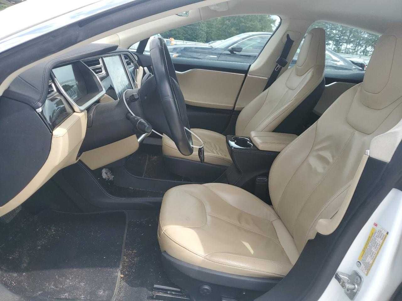 Tesla Model S 2014