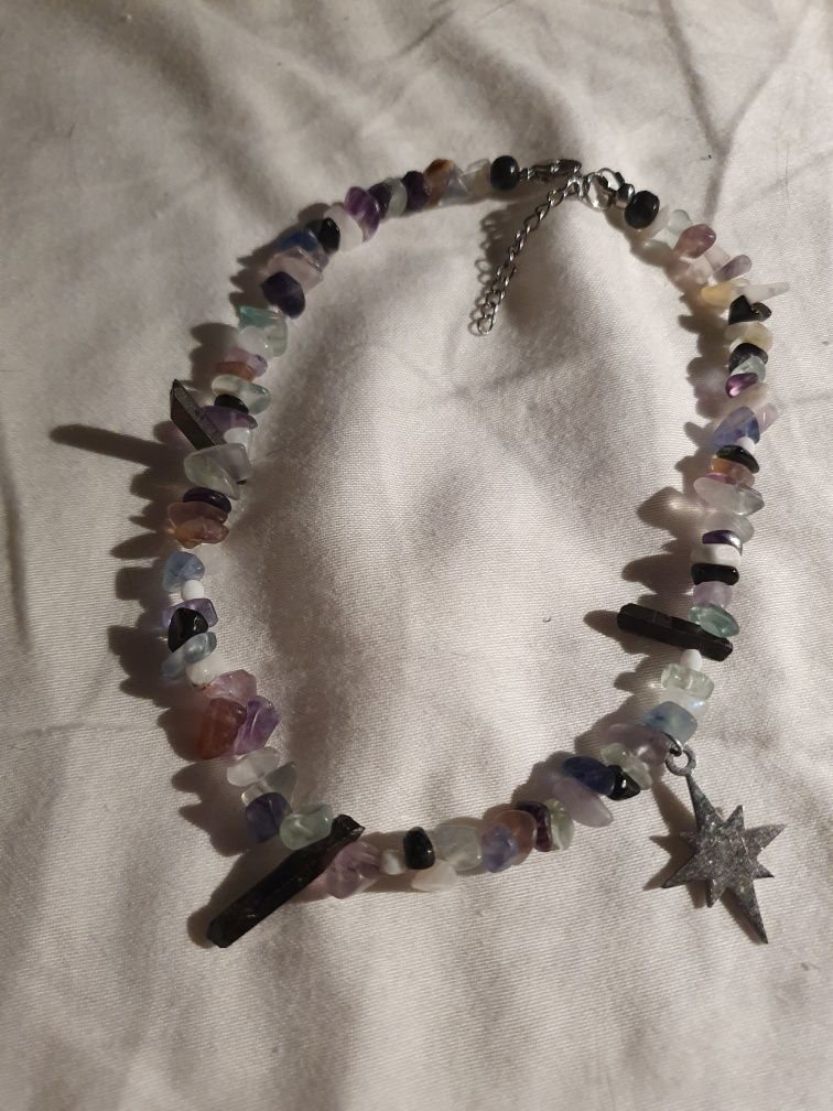Choker z kamieni naturalnych Ivy Skydance kwarc fluoryt ametyst