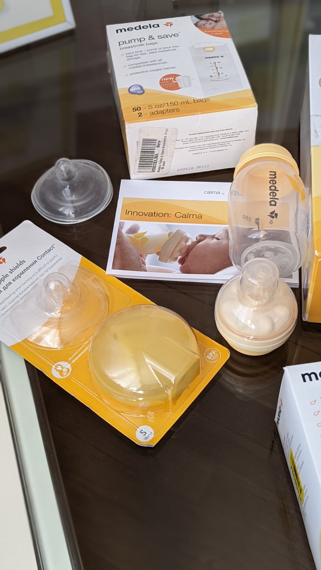 Молоковідсмоктувач Medela swing + подарунок