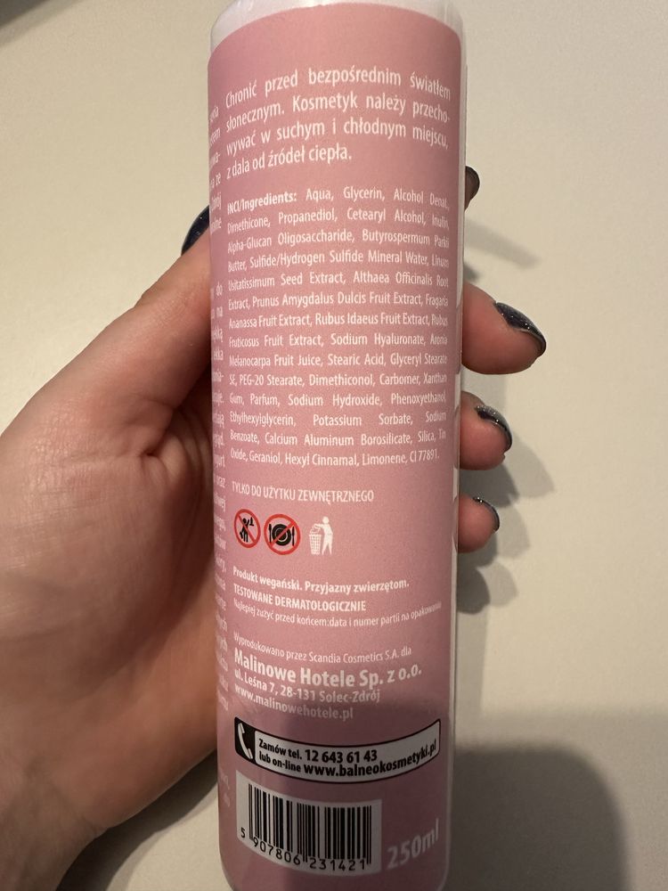 Balneokosmetyki odżywczy jogurt do ciała z rozświetlającymi drobinkami
