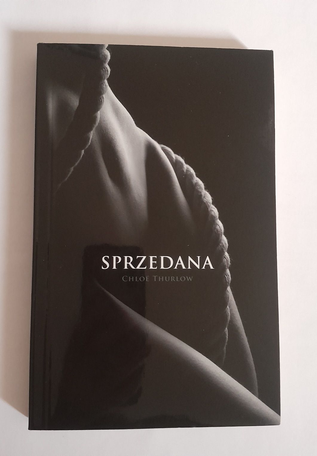 Książka sprzedana Chloe Thurlow