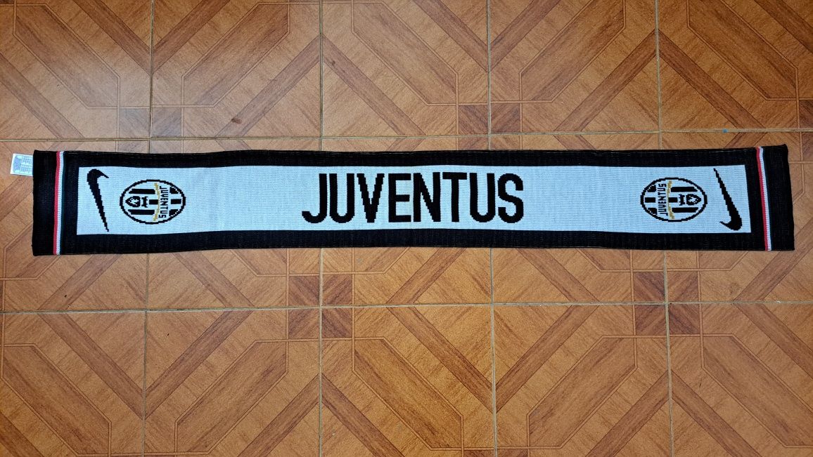 Cachecóis duplos da Juventus FC