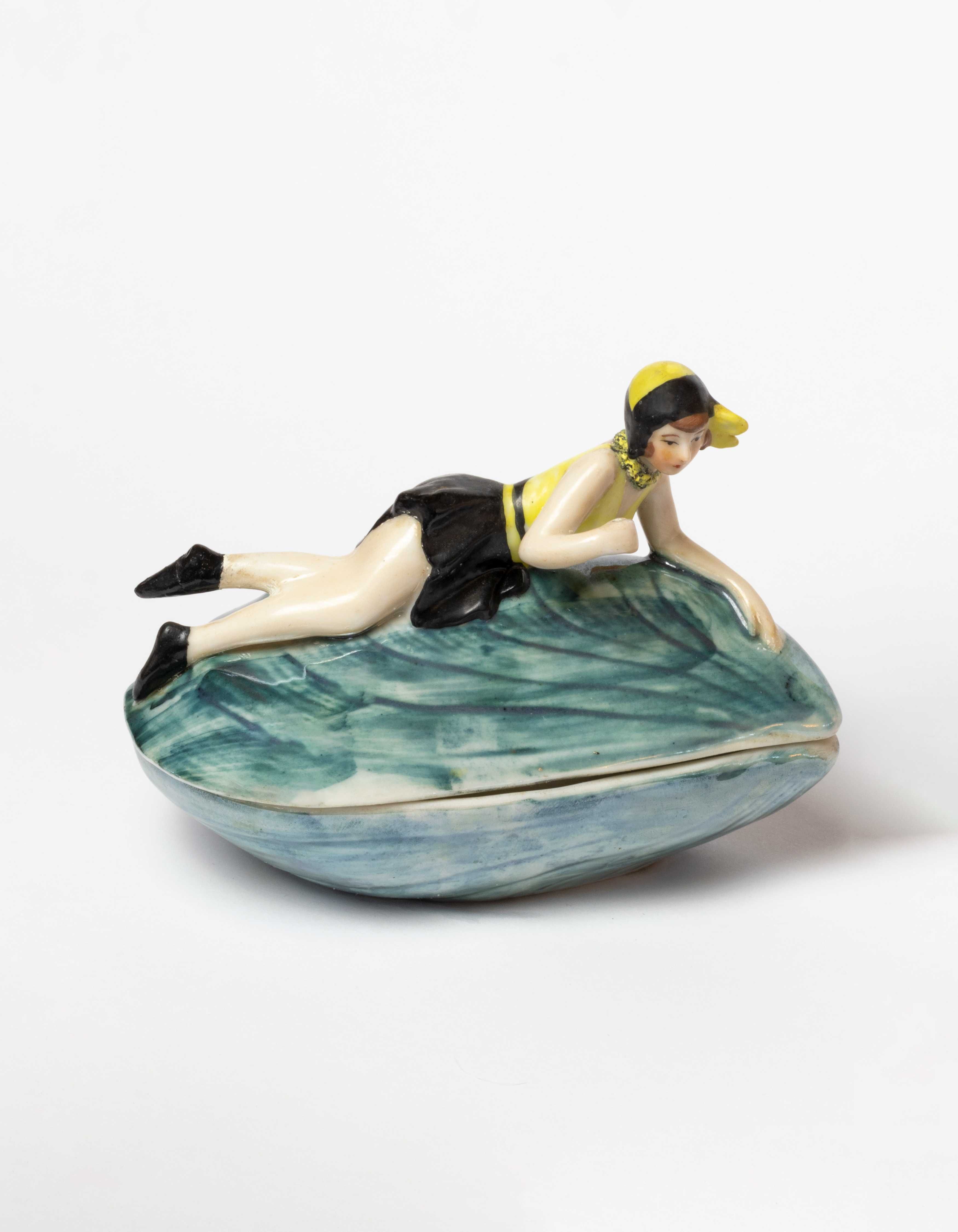 Mulher pin up concha porcelana Goebel Art Deco | 1929