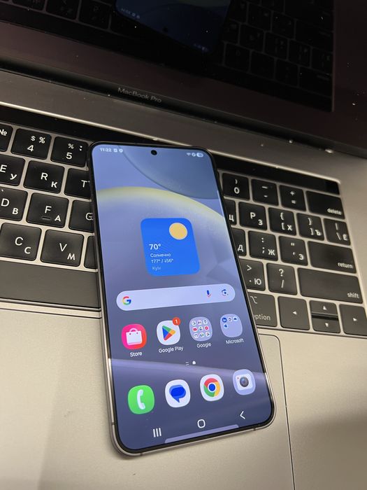 Продам телефон Samsung Galaxy s24 -S921U1 8 на 128Gb