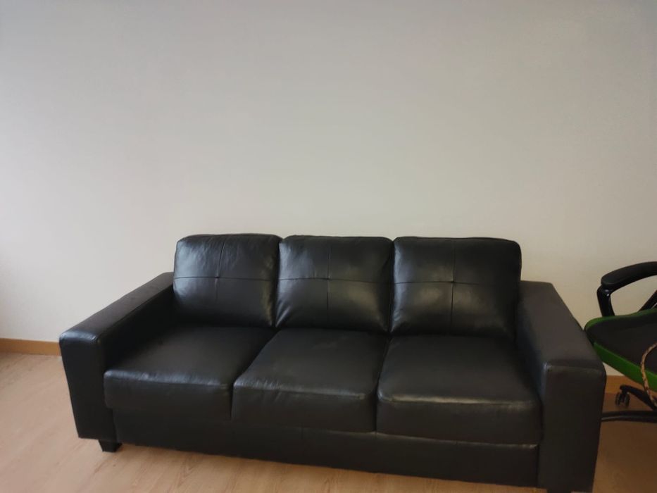 Ikea sofa  skogaby 3 seater em pele