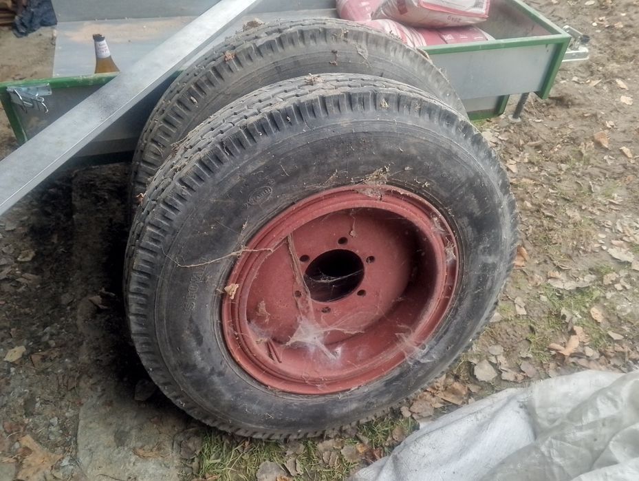 Koła do przyczepy rolniczej. Opony
