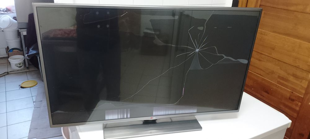 Телевізор 52 дюйми