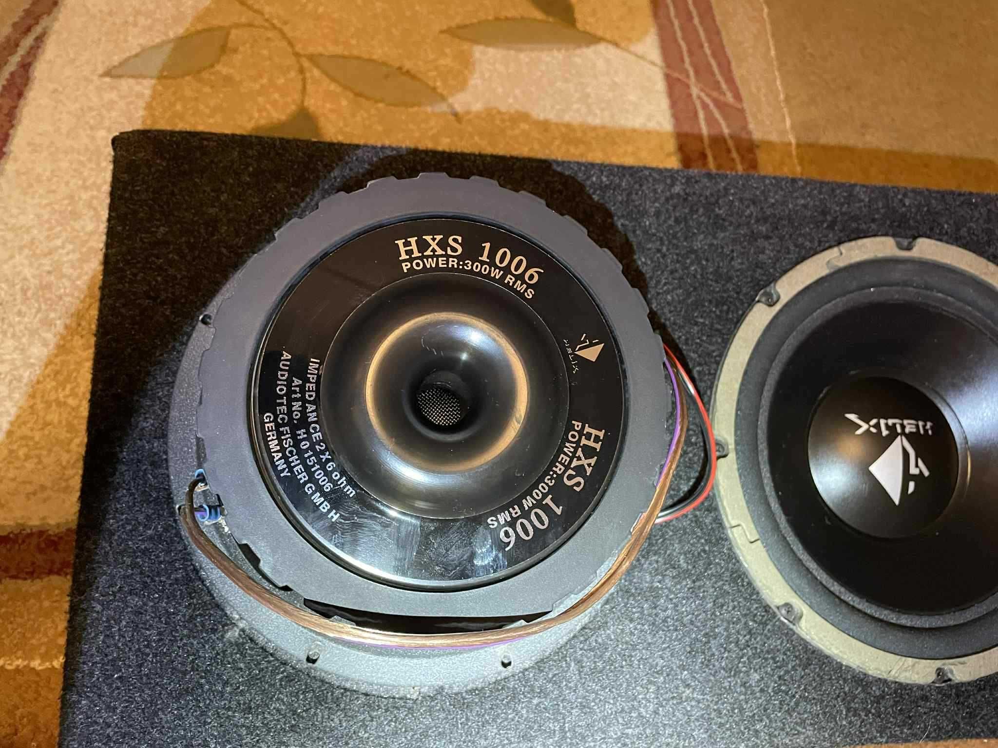 podwójna skrzynia, subwoofer basowa HELIX HXS 1006 2x300 W RMS 2x6 ohm