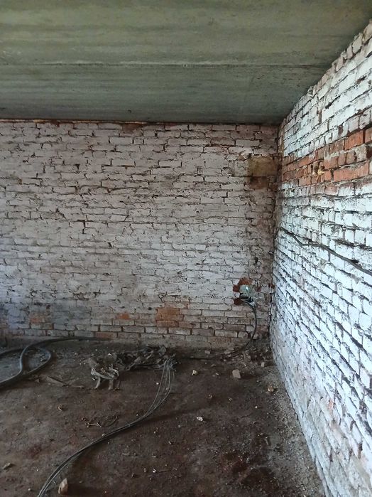 Нежитлова будівля