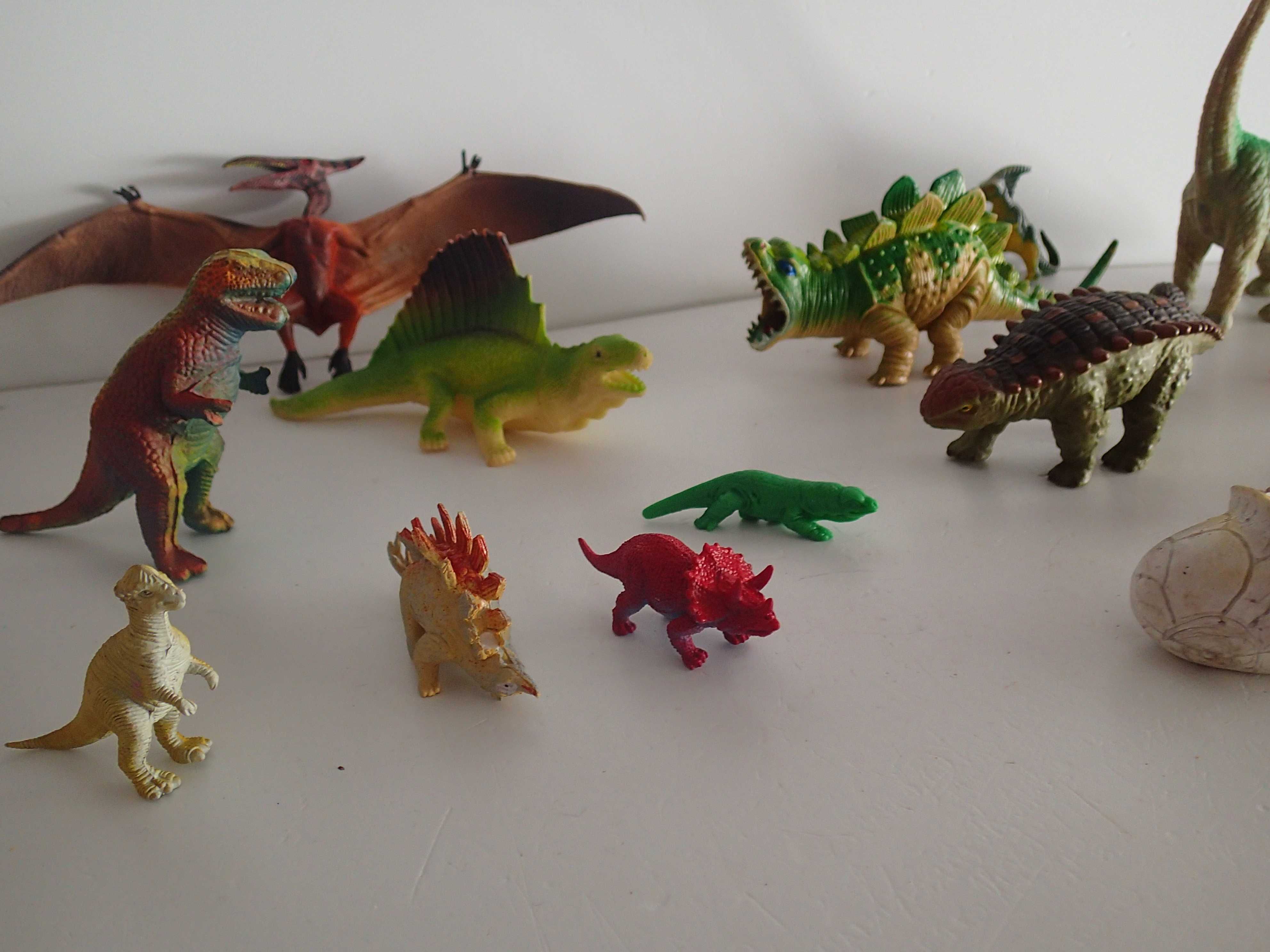Dinossauros em pvc
