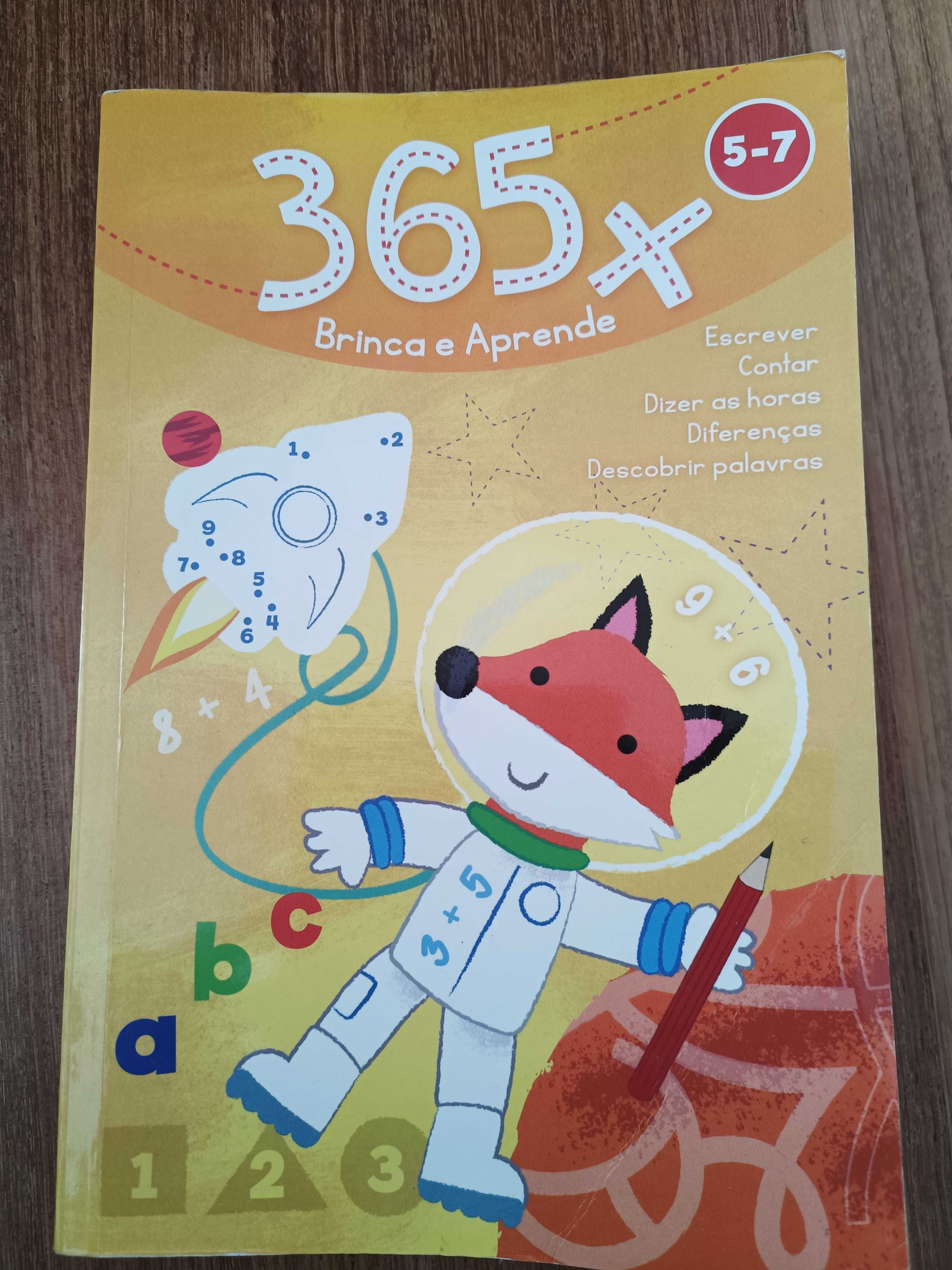 Vários brinquedos e livros para crianças