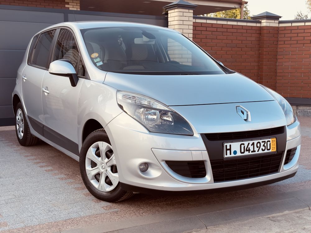 Renault Scenic 1,5 tdi  2010рік