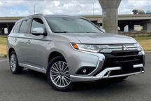 2022 Mitsubishi Outlander Hybrid Plug-in SEL