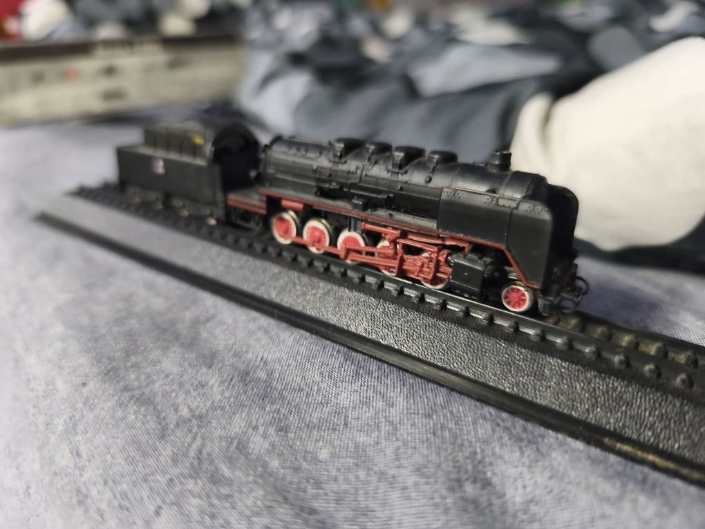 Model kolekcjonerski Lokomotywa PKP Ty5 1947 pociąg Amer com. 
Lokomot