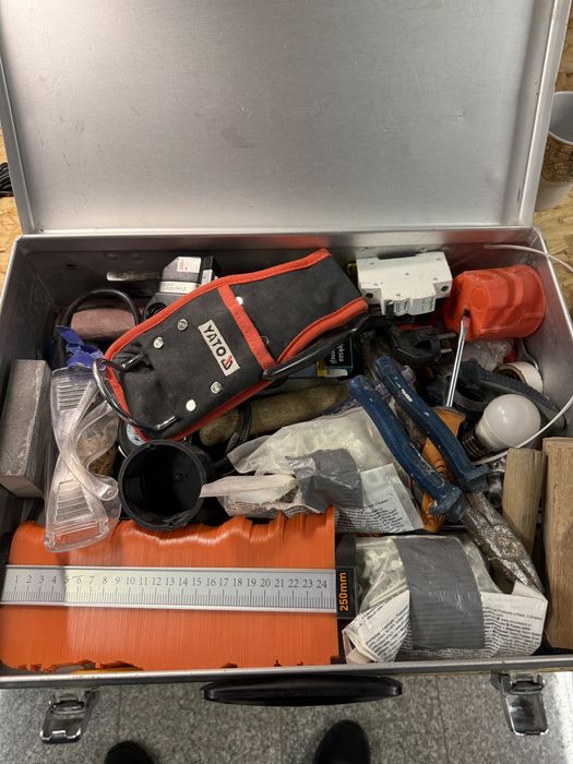 Skrzynka z narzedziami