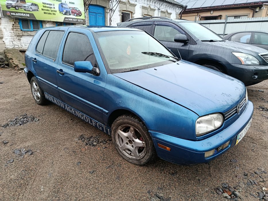 Продам Фольксваген гольф 1.8