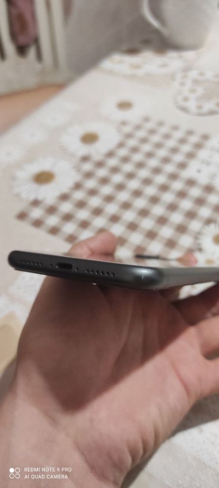 iPhone 11 в хорошем состоянии