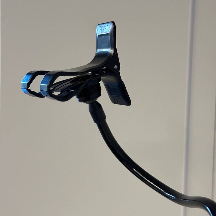 Універсальний тримач для телефону з прищіпкою !