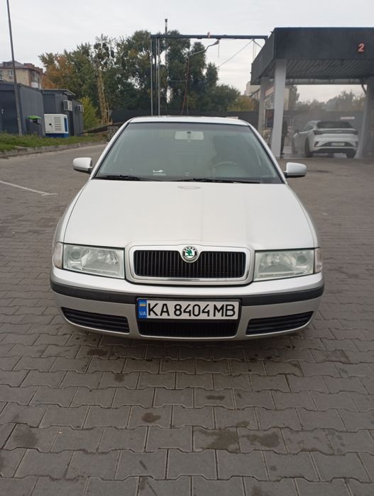 Шкода Октавія тур 1.6 газ/бенз