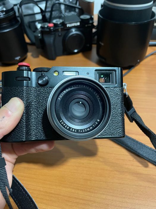 Fujifilm X100vi com extras
