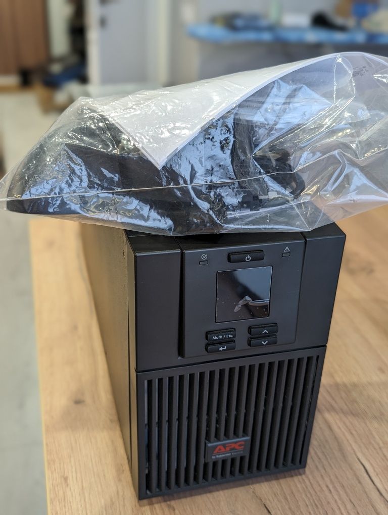 Дбж APC Smart-UPS rc SRC2KI 2-кВА