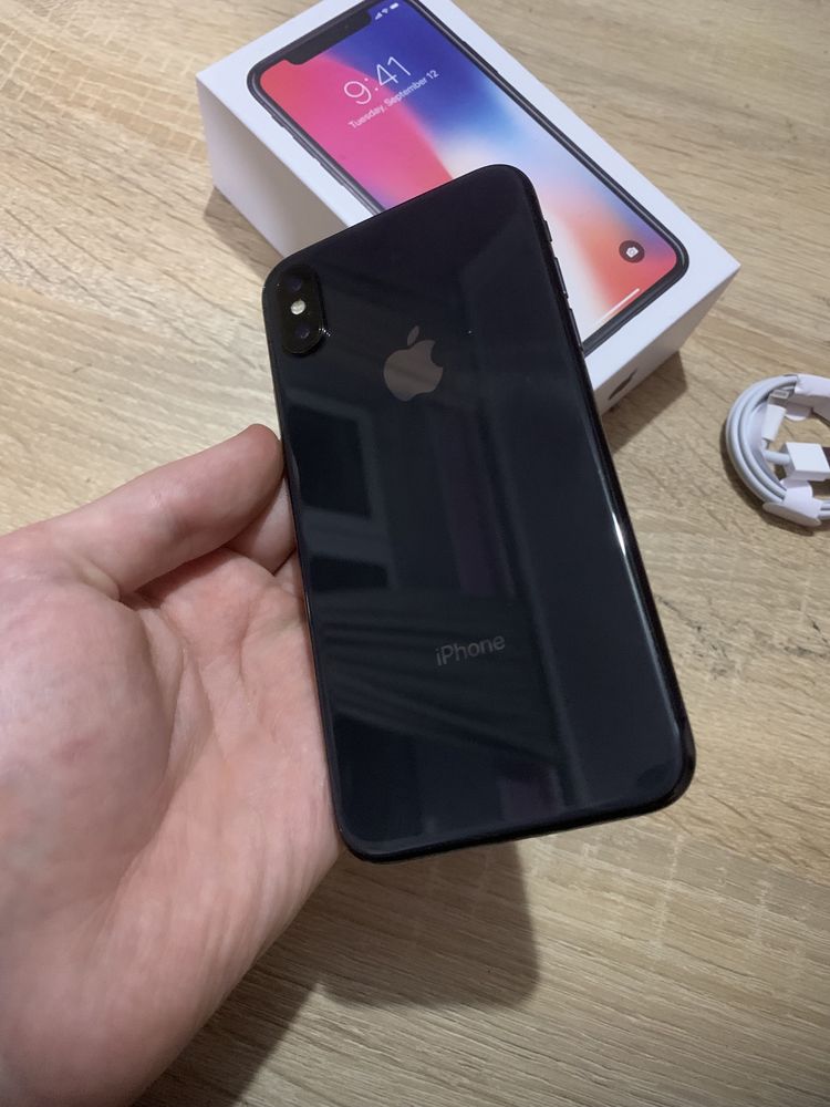 iPhone X 256 GB black все работает