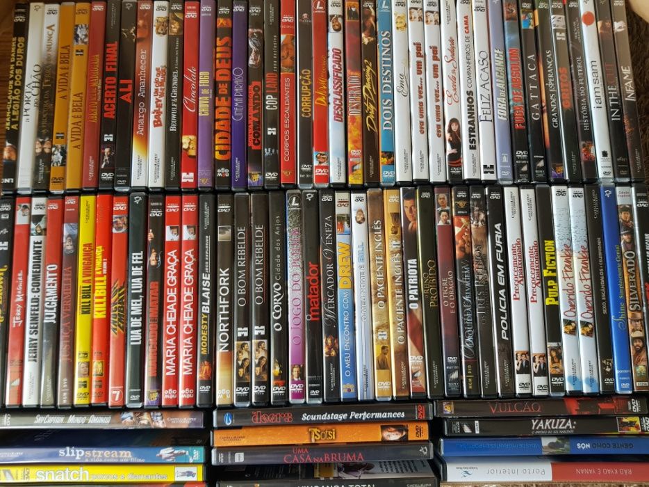 DVDs - Filmes vários - também vendo unidade