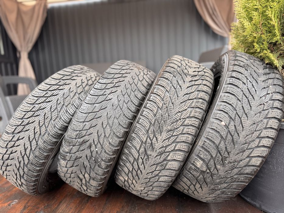 Зимові шини 205/60/R16