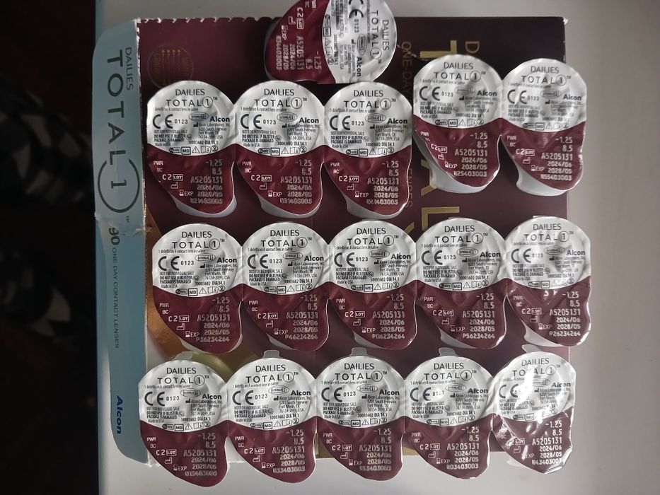 Одноденні лінзи Dailies Total 1, -1,25 (16 штук)