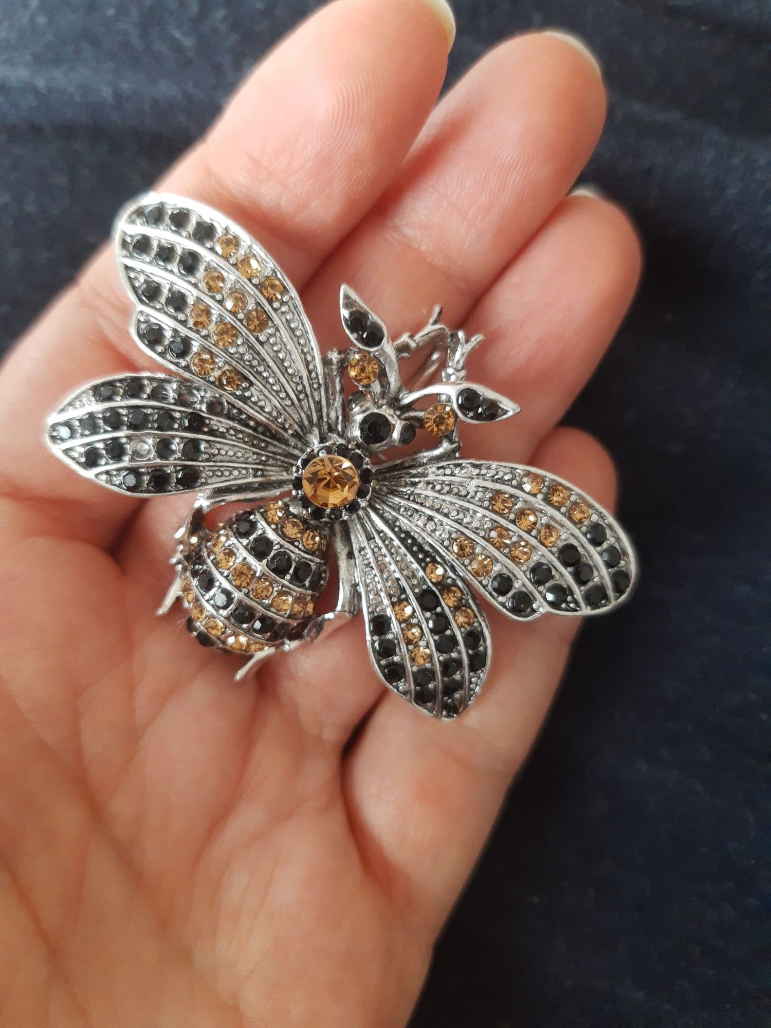Duża broszka brązowa pszczoła owad na prezent biżuteria dla kobiet